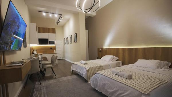 Daily Rent Studio Apartments, Тирана
