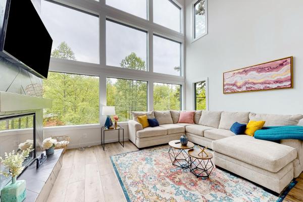 A la foto es mostra l'objecte Luna Bear Chalet situat a la ciutat de Sevierville.