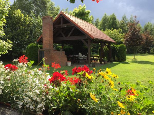 Na zdjęciu widoczny jest obiekt Miętkie Pole położony w mieście Marksoby.