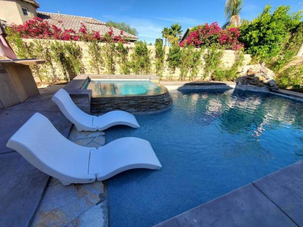 The photo shows the Golfer's Paradise! Walk to Coachella Festival located in the city of Indio.