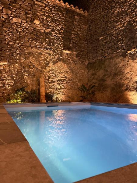 A la foto es mostra l'objecte La Maison du Puits B&B Minervois situat a la ciutat de Cesseras.
