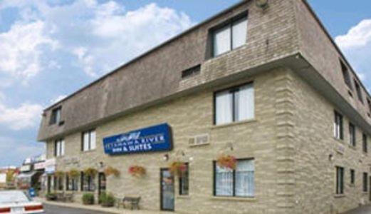 A la foto es mostra l'objecte Petawawa River Inn & Suites situat a la ciutat de Petawawa.