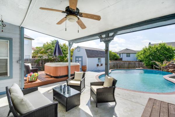 San Antonio Home W/ Private Hot Tub + Pool! - San Antonio, TX