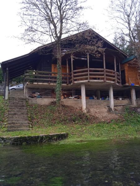 The photo shows the Vikendica Ribnik located in the city of Gornji Ribnik.