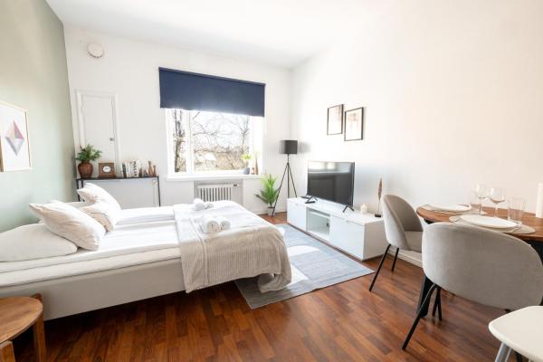 2ndhomes Cozy Helsinki Center Studio with Park View, Helsinki