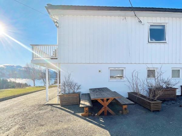 Na zdjęciu widoczny jest obiekt 6 person holiday home in AVERØY-By Traum położony w mieście Stokke.