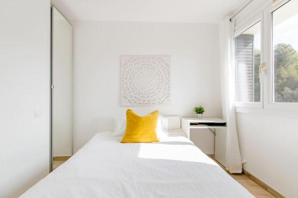 Private room in renovated apartment - Tram 1 min walk, Ницца