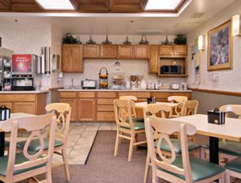 Foto 4: Super 8 by Wyndham Ottawa Starved Rock