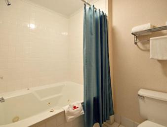 Foto 5: Super 8 by Wyndham Ottawa Starved Rock