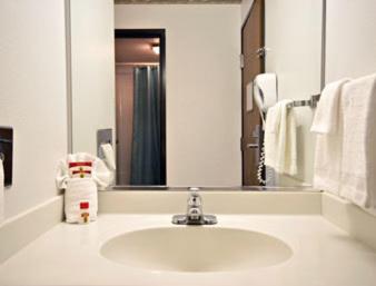 Foto 9: Super 8 by Wyndham Ottawa Starved Rock