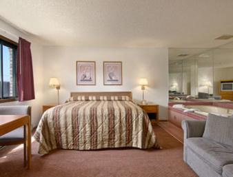 Foto 5: Super 8 by Wyndham Hartford WI