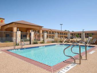 Foto 8: Super 8 by Wyndham Stephenville
