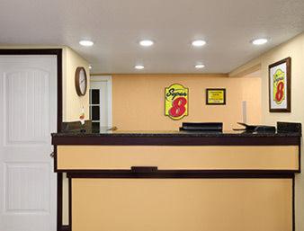 Super 8 by Wyndham Woodward photo 3