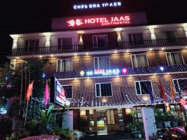 A la foto es mostra l'objecte HOTEL JAAS CONTINENTAL situat a la ciutat de Ponnāni.