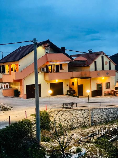 A la foto es mostra l'objecte Family friendly house with a swimming pool Mijaca, Zagora - 21267 situat a la ciutat de Zavojane.