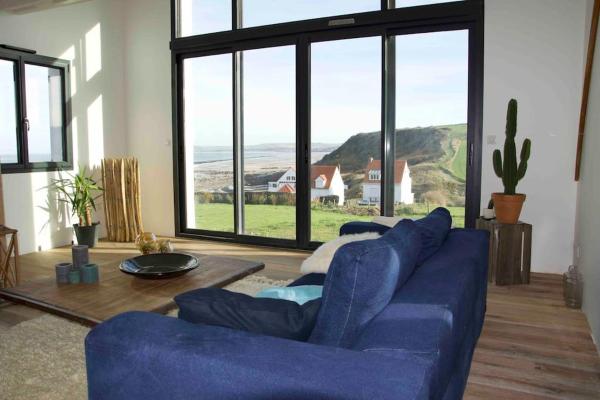 På bildet vises objektet Villa vue exceptionnelle sur le Cap Gris-Nez som ligger i byen Audinghen.