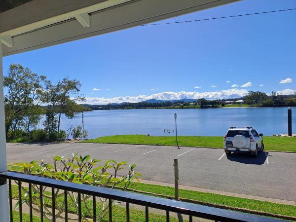 Athol's Place - Scotts Head