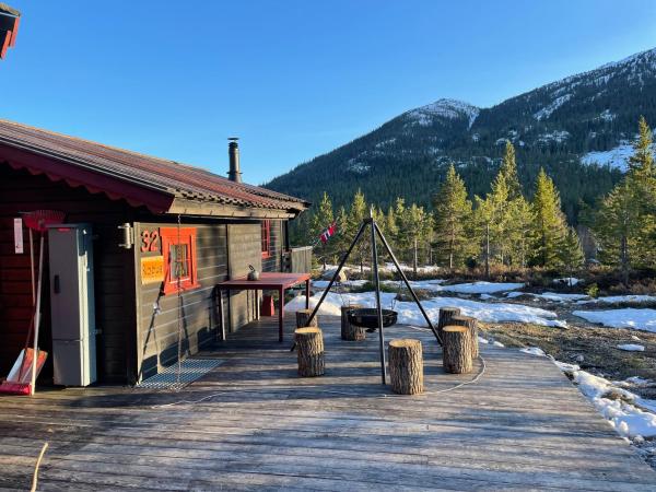 照片显示了位于Lona市的Peaceful cottage close to Bø Sommarland and Lifjell-perfect for hiking物件。