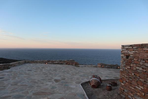 A la foto es mostra l'objecte Villa Thori at Poulati Sifnos 2 situat a la ciutat de Artemon.