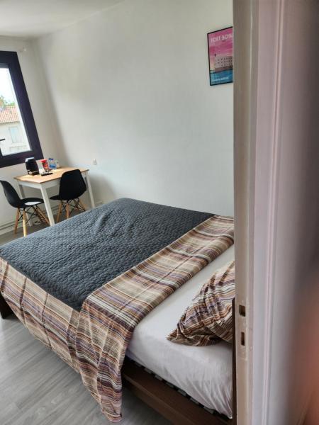 A la foto es mostra l'objecte Chambre privée indépendante situat a la ciutat de Barzan.