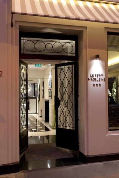 A la foto es mostra l'objecte Petit Madeleine Hôtel situat a la ciutat de París.