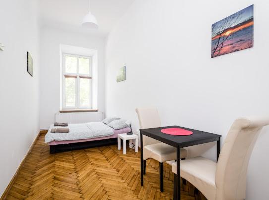 Habitación Doble Pequeña — 12 m² - CASIO