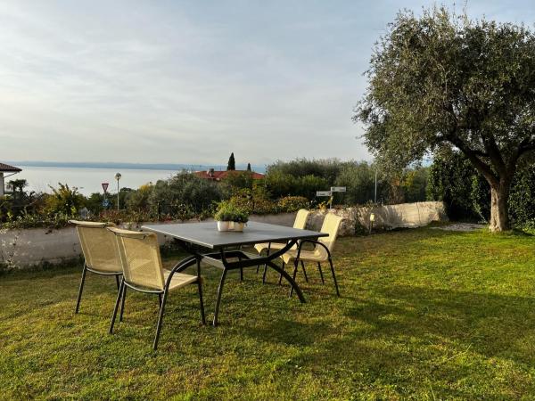 A la foto es mostra l'objecte Finestra sul Lago situat a la ciutat de Lazise.