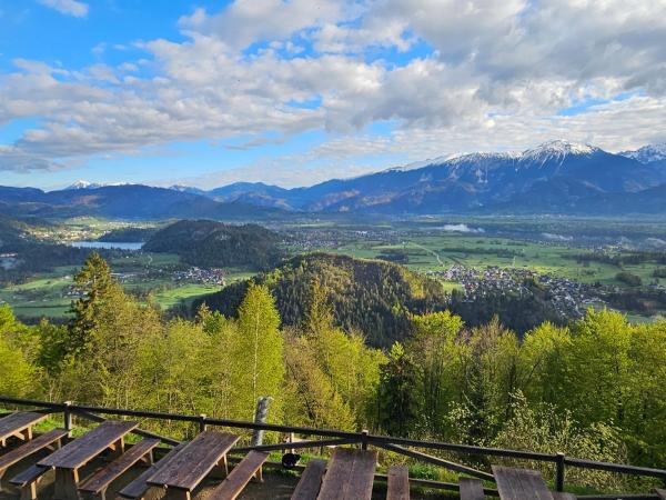 Koča na Taležu, Bled