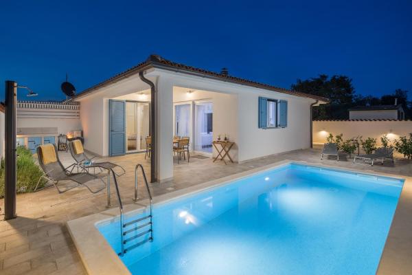 Na fotografii je vidět objekt Spacious holiday house in Istria nacházející se ve městě Peroj.