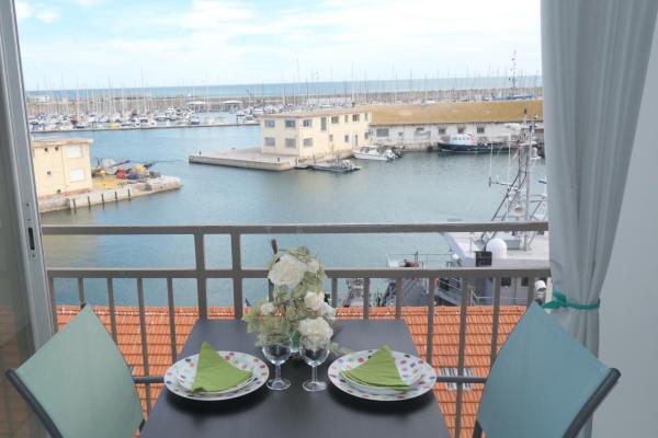 På billedet ses objektet Vue port et mer, centre-ville, au calme, garage beliggende i byen Sète.