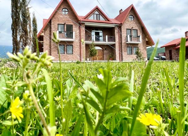 En la foto se muestra el objeto Begaso Family Winery ubicado en la ciudad de Eniseli.