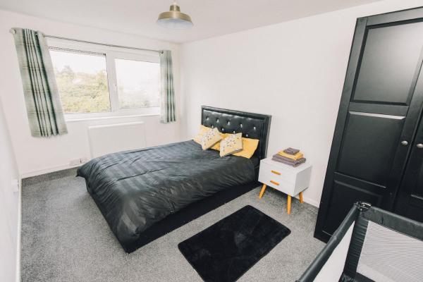 På billedet ses objektet Luxe Spacious & Central 2Bed Luton Apartment - Free Parking - Free Wi-Fi - Near LTN Airport & L&D Hospital beliggende i byen Luton.