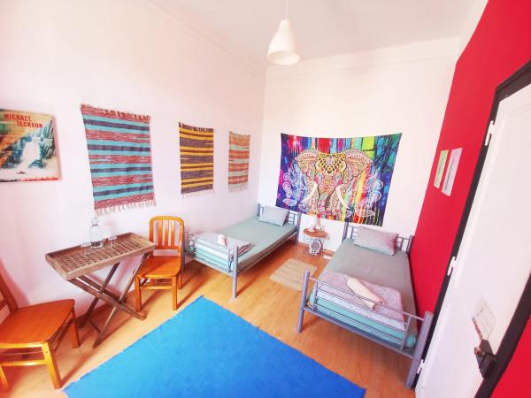 På billedet ses objektet Meraki Hostel beliggende i byen Sintra.