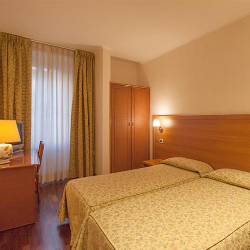 Na fotografii je vidět objekt Albergo Trattoria AL TAJ nacházející se ve městě Visco.