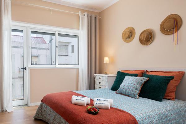 Apartament 3 Habitacions — 109 m² - Host Wise - Spacious Vintage Flat - Small Balcony