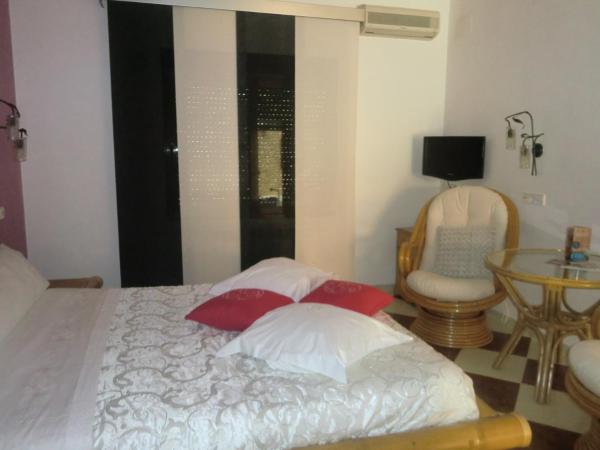 A la foto es mostra l'objecte Hotel Gasaqui situat a la ciutat de Ayelo de Malferit.