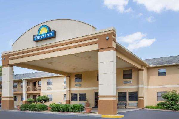 På billedet ses objektet Days Inn by Wyndham Fordyce beliggende i byen Fordyce.