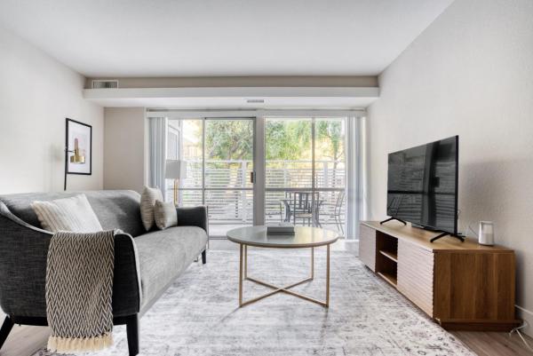 A la foto es mostra l'objecte Sunnyvale 1BR w WD Gym Pool nr FB Google SFO-730 situat a la ciutat de Sunnyvale.