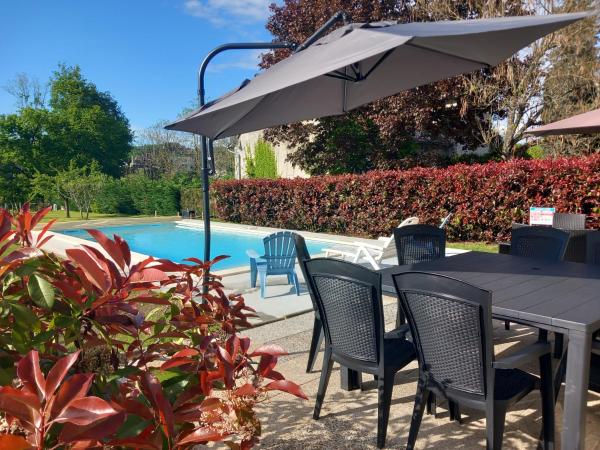 A la foto es mostra l'objecte Maison tout confort avec piscine chauffée au bord des rives de la Dordogne situat a la ciutat de Argentat.
