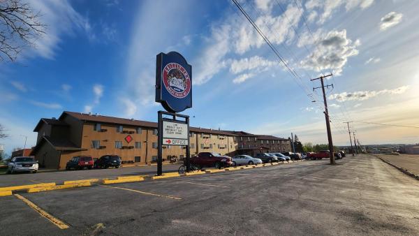 A la foto es mostra l'objecte Grizzly Inn situat a la ciutat de Belt.