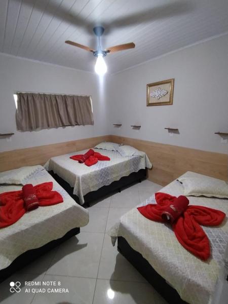 På billedet ses objektet Casa Completa com Garagem a 400mts da basilica beliggende i byen Aparecida.