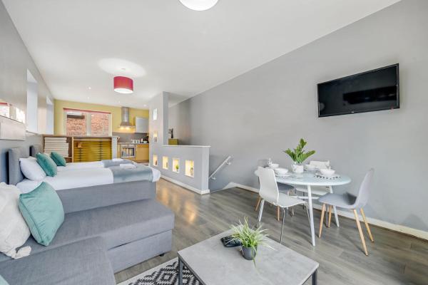 Kuva 3: Host & Stay - Campbell Square Roof Terrace Apartment