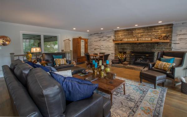 Op de foto is het object Eagles Nest on Seven Devils te zien, gelegen in de stad Seven Devils.