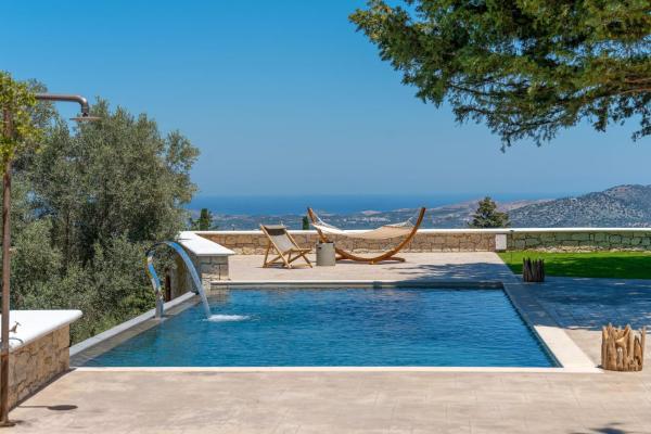 A la foto es mostra l'objecte Sunshine Villa situat a la ciutat de Orthés.