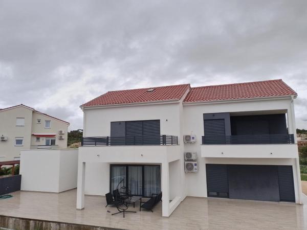 A la foto es mostra l'objecte VILLA BIBA situat a la ciutat de Novalja.