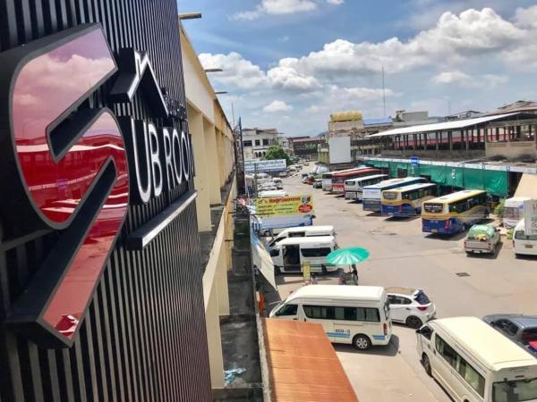 A la foto es mostra l'objecte ซับรูมโฮเทล Subroom Hotel situat a la ciutat de Suratthani.