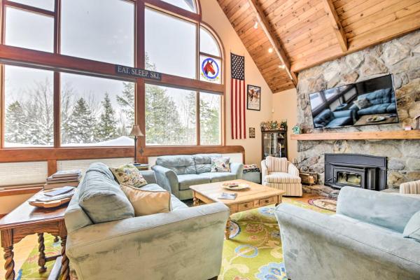 A la foto es mostra l'objecte Waitsfield Vacation Rental with Private Hot Tub situat a la ciutat de Waitsfield.