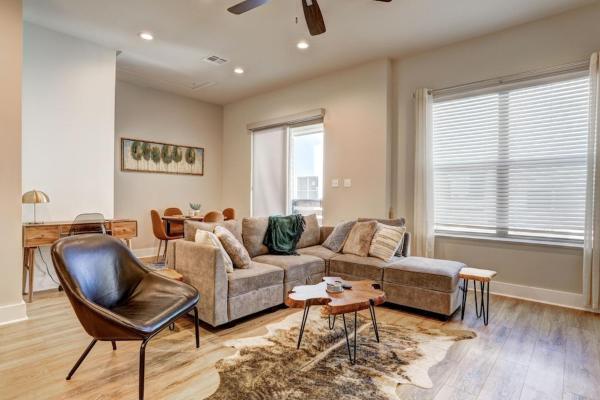 A la foto es mostra l'objecte Youngsville Sports Complex NEW Townhome situat a la ciutat de Abbeville.