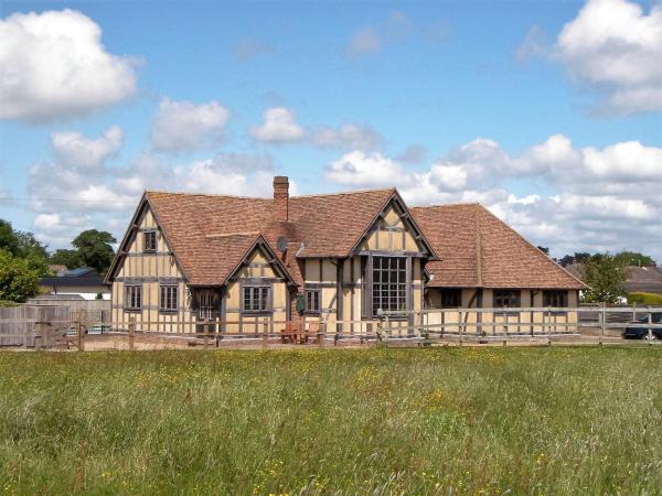 På billedet ses objektet FLETCHERS HALL COVERED POOL Heated beliggende i byen Freckleton.