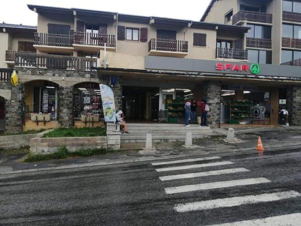 Na zdjęciu widoczny jest obiekt Studio 4 personnes położony w mieście Les Angles.